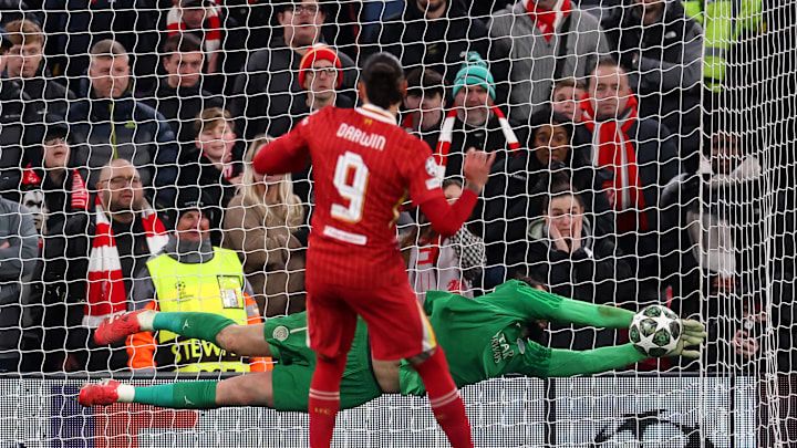 Dárwin Núñez is foiled by Gianluigi Donnarumma during Liverpool's shootout loss to PSG.