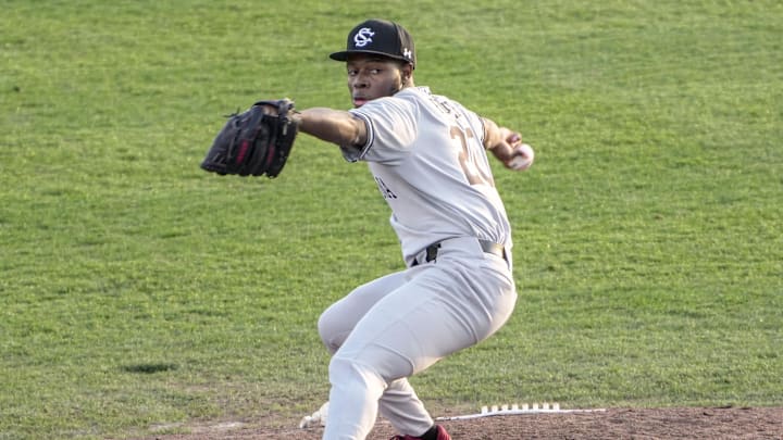 South Carolina junior Elija Foster(20) pitches to Clemson during the bottom of the sixth inning at Doug Kingsmore Stadium in Clemson, S.C. Sunday, March 1, 2026.