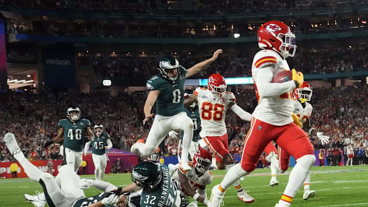 Kansas City Chiefs wide receiver Kadarius Toney (19) returns a punt against the Philadelphia Eagles