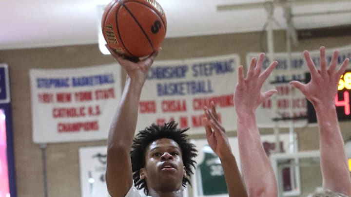 Syracuse basketball coaches are showing an interest in fast-rising 2026 guard Jasiah Jervis from New York City.