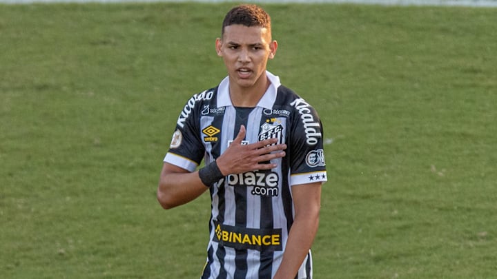 Deivid Washington, de 18 anos, é a nova joia do Peixe