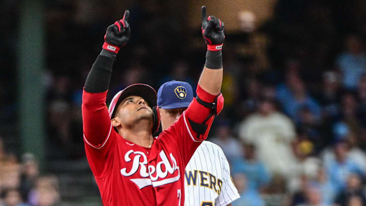 Cincinnati Reds second baseman Donovan Solano (7) praises God.