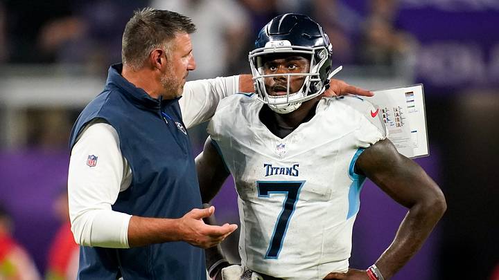 Tennessee Titans quarterback Malik Willis (7) speaks with head coach Mike Vrabel during the fourth quarter against the Minnesota Vikings at U.S. Bank Stadium in Minneapolis, Minn., Saturday, Aug. 19, 2023. Tennessee Titans quarterback Malik Willis (7) speaks with head coach Mike Vrabel during the fourth quarter against the Minnesota Vikings at U.S. Bank Stadium in Minneapolis, Minn., Saturday, Aug. 19, 2023.