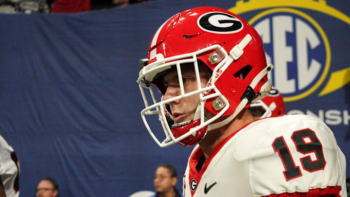 Dec 2, 2023; Atlanta, GA, USA; Georgia Bulldogs tight end Brock Bowers (19) takes the field before the SEC Football Championship against the Alabama Crimson Tide at Mercedes-Benz Stadium. Mandatory Credit: Brett Davis-Imagn Images