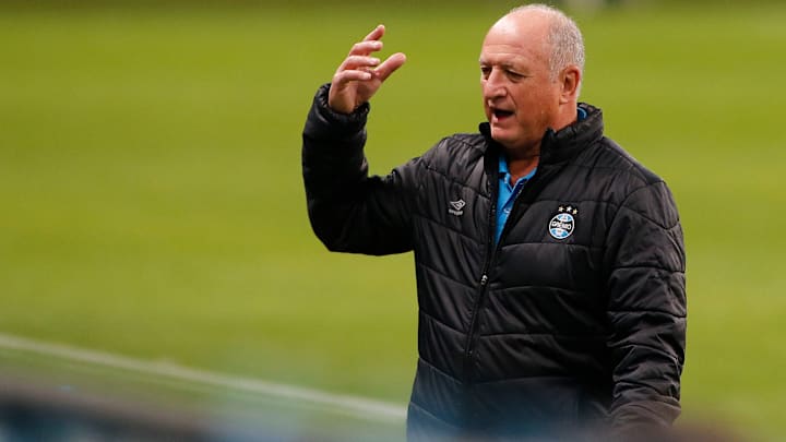 Treinador, que já comandou Palmeiras, Grêmio e Cruzeiro, chega para assumir o Athletico Paranaense em 2022