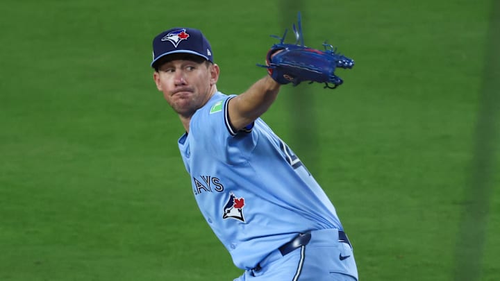 Oct 28, 2025; Los Angeles, California, USA; Toronto Blue Jays pitcher Chris Bassitt (40) pitches during the seventh inning against the Los Angeles Dodgers during game four of the 2025 MLB World Series at Dodger Stadium. Mandatory Credit: Kiyoshi Mio-Imagn Images Oct 28, 2025; Los Angeles, California, USA; Toronto Blue Jays pitcher Chris Bassitt (40) pitches during the seventh inning against the Los Angeles Dodgers during game four of the 2025 MLB World Series at Dodger Stadium. Mandatory Credit: Kiyoshi Mio-Imagn Images