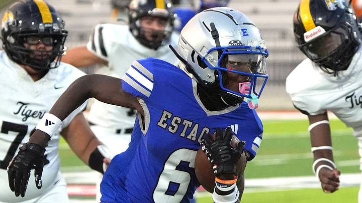 Estacado's Chrishod Dial runs after a catch against Snyder in a non-district football game Thursday, Sept. 10, 2026, at Lowrey Field.