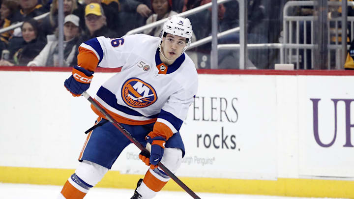 Feb 20, 2023; Pittsburgh, Pennsylvania, USA;  New York Islanders left wing Arnaud Durandeau (16)