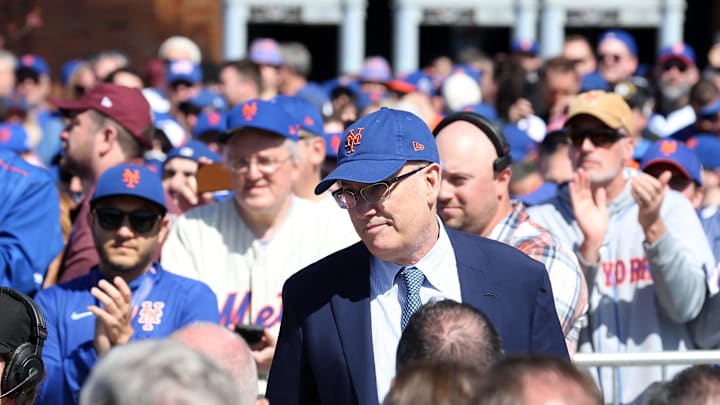 Fans cheer as Mets owner Steve Cohen makes his way through the crowd prior to the unveiling of the