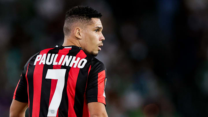 Paulinho deve deixar o Leverkusen em janeiro de 2023