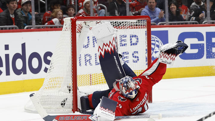 Charlie Lindgren, Washington Capitals Mandatory Credit: Geoff Burke-Imagn Images