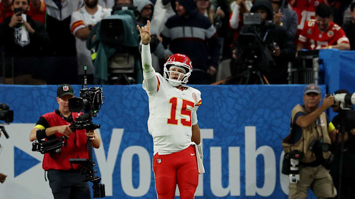 [US, Mexico & Canada customers only] Sep 5, 2025; Sao Paulo, BRAZIL; Kansas City Chiefs quarterback Patrick Mahomes (15) reacts in the second half against the Los Angeles Chargers at Corinthians Arena. Mandatory Credit: Amanda Perobelli/Reuters via Imagn Images