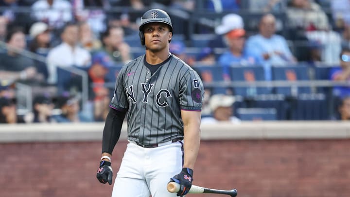 Sep 20, 2025; New York City, New York, USA; New York Mets right fielder Juan Soto (22) walks back to the dugout after striking out to end the eighth inning against the Washington Nationals at Citi Field. Mandatory Credit: Wendell Cruz-Imagn Images