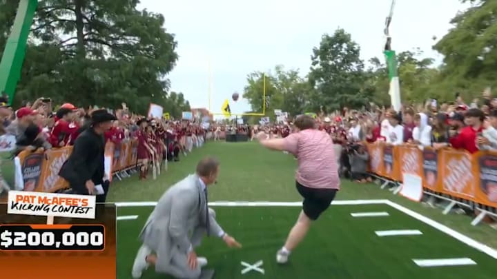 Oklahoma freshman Jack Daugard was the second consecutive student to cash in with Pat McAfee's kicking contest on 'College GameDay.'