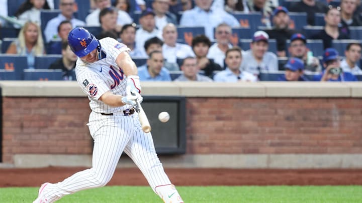 Aug 12, 2025; New York City, New York, USA; New York Mets first baseman Pete Alonso (20) hits a double in the second inning against the Atlanta Braves at Citi Field. Mandatory Credit: Wendell Cruz-Imagn Images Aug 12, 2025; New York City, New York, USA; New York Mets first baseman Pete Alonso (20) hits a double in the second inning against the Atlanta Braves at Citi Field. Mandatory Credit: Wendell Cruz-Imagn Images