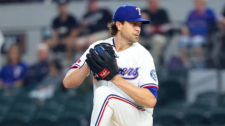 Texas Rangers starting pitcher Jacob Degrom (48) throws during the first inning against the New York Yankees at Globe Life Field.