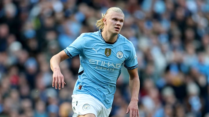 PSG have reportedly made an offer for the Manchester City superstar, with the player turning down the Parisian club according to a recent report from a Spanish outlet.