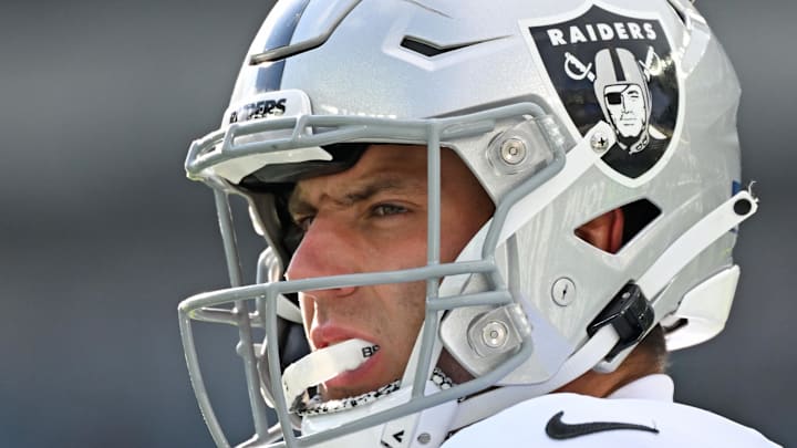Dec 14, 2025; Philadelphia, Pennsylvania, USA; Las Vegas Raiders tight end Brock Bowers (89) against the Philadelphia Eagles at Lincoln Financial Field. Mandatory Credit: Eric Hartline-Imagn Images