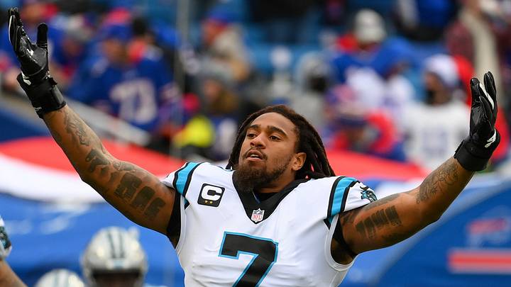 Dec 19, 2021; Orchard Park, New York, USA; Carolina Panthers outside linebacker Shaq Thompson (7) gestures to the crowd prior to the game against the Buffalo Bills at Highmark Stadium. Dec 19, 2021; Orchard Park, New York, USA; Carolina Panthers outside linebacker Shaq Thompson (7) gestures to the crowd prior to the game against the Buffalo Bills at Highmark Stadium.