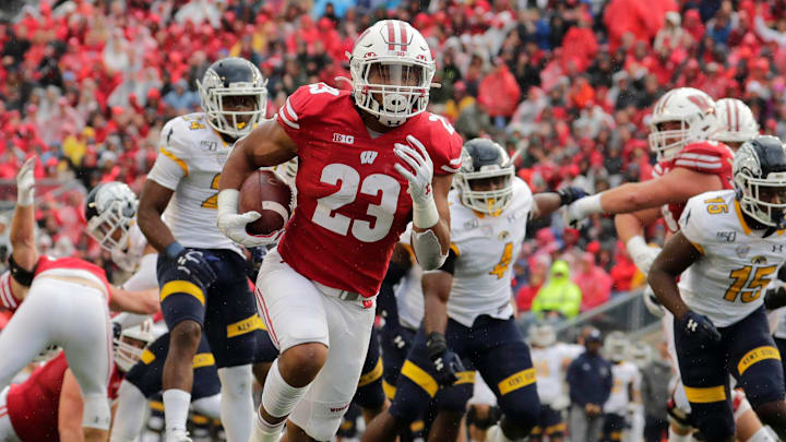 Wisconsin star running back Jonathan Taylor is powerful