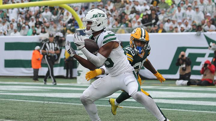 Sep 20, 2026; East Rutherford, New Jersey, USA; New York Jets wide receiver Adonai Mitchell (15) catches a pass during the second quarter against the Green Bay Packers at MetLife Stadium. Mandatory Credit: Brad Penner-Imagn Images Sep 20, 2026; East Rutherford, New Jersey, USA; New York Jets wide receiver Adonai Mitchell (15) catches a pass during the second quarter against the Green Bay Packers at MetLife Stadium. Mandatory Credit: Brad Penner-Imagn Images