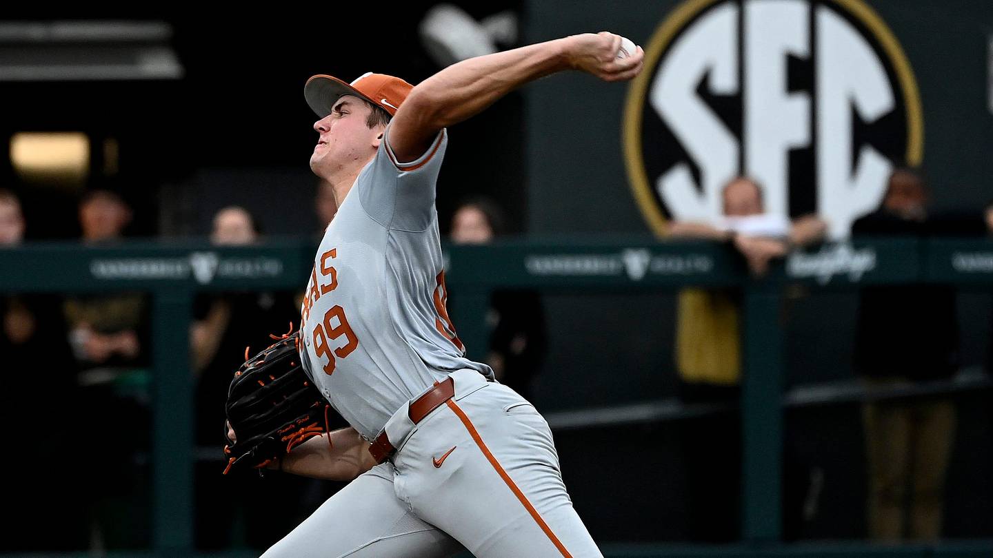 Texas Baseball Overmatched at the Plate in Series-Opening Loss to Tennessee