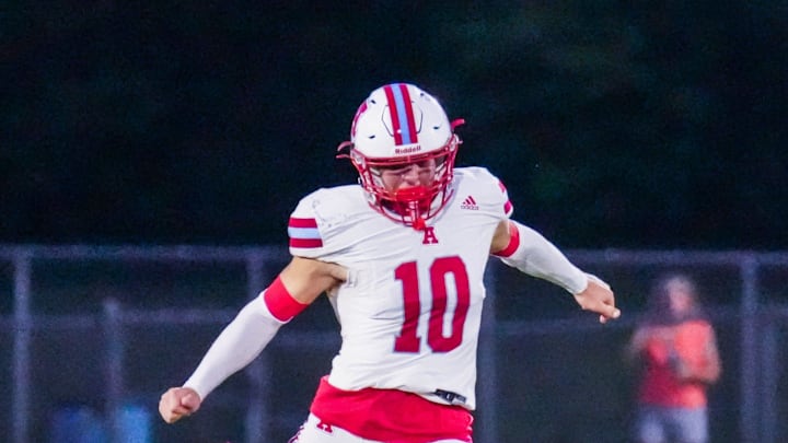Arrowhead's Evan Wozniak (10) kicks off during the nonconference season opener against Marquette at Menomonee Falls on Friday, August 22, 2025. Arrowhead won the game, 53-22.