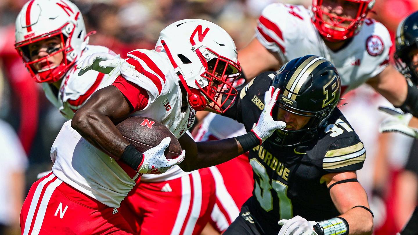 Pitiful G Penalties, Punts and Pitiful Placekicking Precede the Huskers' Pounding ...
