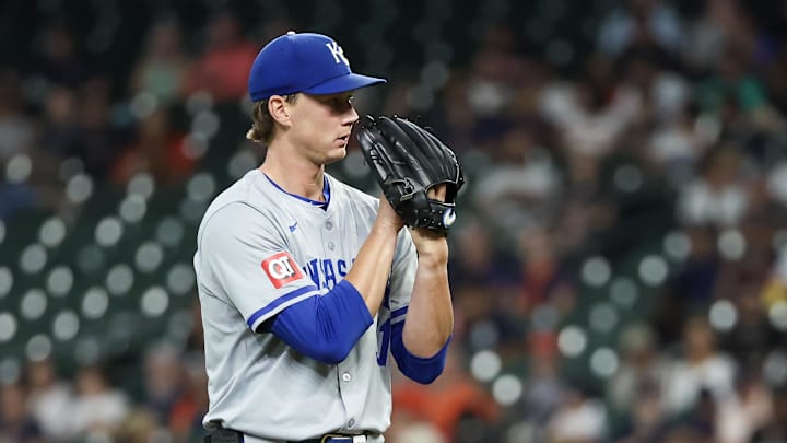 Aug 29, 2024; Houston, Texas, USA; Kansas City Royals starting pitcher Brady Singer (51) waits to pitch against the Houston Astros in the first inning at Minute Maid Park. Mandatory Credit: Thomas Shea-Imagn Images Aug 29, 2024; Houston, Texas, USA; Kansas City Royals starting pitcher Brady Singer (51) waits to pitch against the Houston Astros in the first inning at Minute Maid Park. Mandatory Credit: Thomas Shea-Imagn Images