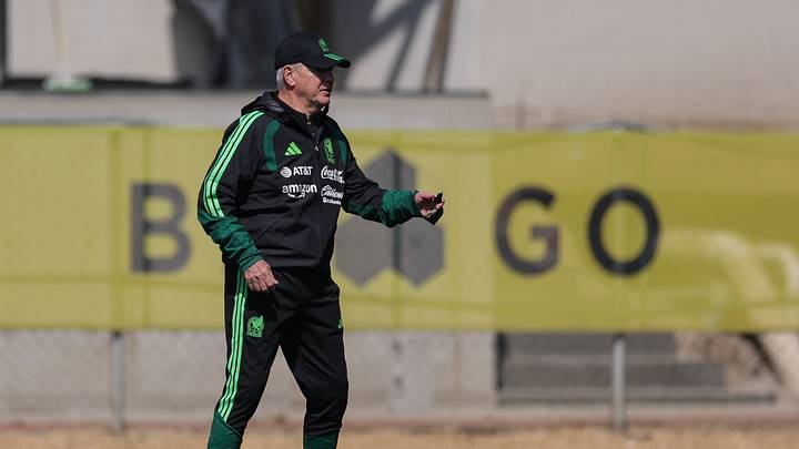 Javier Aguirre logró recuperar los títulos de Copa Oro y Nations League. Ademas de ser nominado por FIFA como mejor técnico 2025.