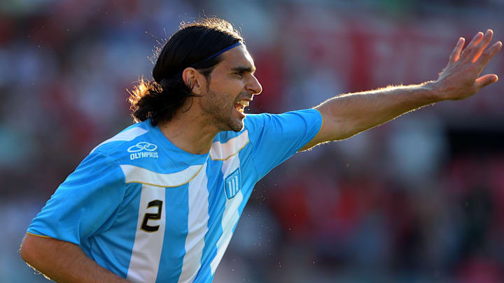 Racing Club's defender Roberto Ayala and