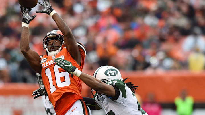 Oct 30, 2016; Cleveland, OH, USA; Cleveland Browns wide receiver Andrew Hawkins (16) cannot pull in a pass as New York Jets cornerback Darryl Roberts (27) defends during the second half at FirstEnergy Stadium. The Jets won 31-28. Mandatory Credit: Ken Blaze-Imagn Images