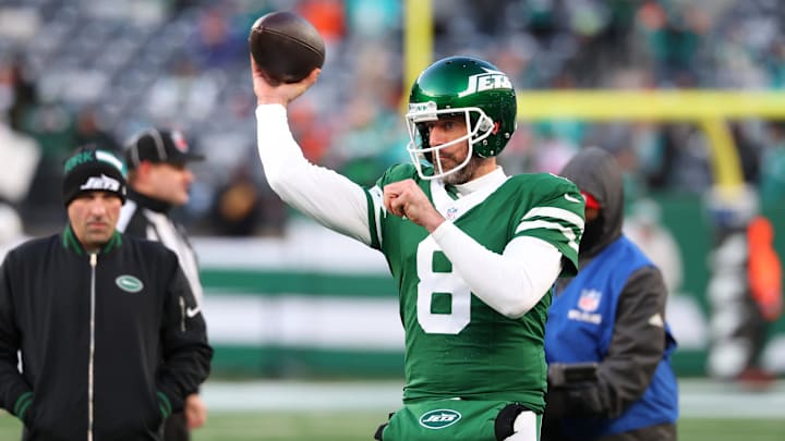 Jan 5, 2025; East Rutherford, New Jersey, USA; New York Jets quarterback Aaron Rodgers (8) throws a pass during pregame warmups for their game against the Miami Dolphins at MetLife Stadium. Mandatory Credit: Ed Mulholland-Imagn Images Jan 5, 2025; East Rutherford, New Jersey, USA; New York Jets quarterback Aaron Rodgers (8) throws a pass during pregame warmups for their game against the Miami Dolphins at MetLife Stadium. Mandatory Credit: Ed Mulholland-Imagn Images