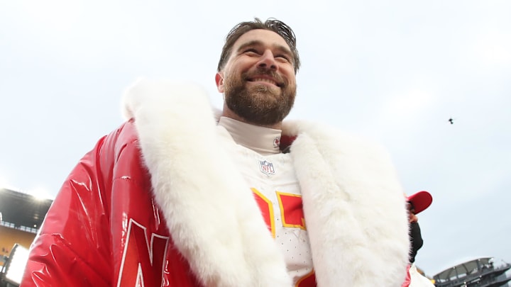 Dec 25, 2024; Pittsburgh, Pennsylvania, USA; Kansas City Chiefs tight end Travis Kelce (87) leaves the field after defeating the Pittsburgh Steelers at Acrisure Stadium. Mandatory Credit: Charles LeClaire-Imagn Images Dec 25, 2024; Pittsburgh, Pennsylvania, USA; Kansas City Chiefs tight end Travis Kelce (87) leaves the field after defeating the Pittsburgh Steelers at Acrisure Stadium. Mandatory Credit: Charles LeClaire-Imagn Images