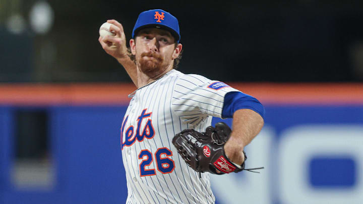 Aug 27, 2025; New York City, New York, USA; New York Mets starting pitcher Nolan McLean (26) delivers a pitch during the third inning against the Philadelphia Phillies at Citi Field. Mandatory Credit: Vincent Carchietta-Imagn Images
