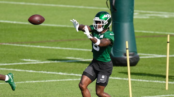 Jul 24, 2025; Florham Park, NY, USA; New York Jets wide receiver Malachi Corley (6) participates in a drill during training camp at Atlantic Health Jets Training Center. Mandatory Credit: John Jones-Imagn Images