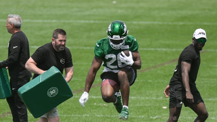Jun 11, 2025; Florham Park, NY, USA; New York Jets running back Breece Hall (20) participates in a drill during minicamp at Atlantic Health Jets Training Center. Mandatory Credit: John Jones-Imagn Images