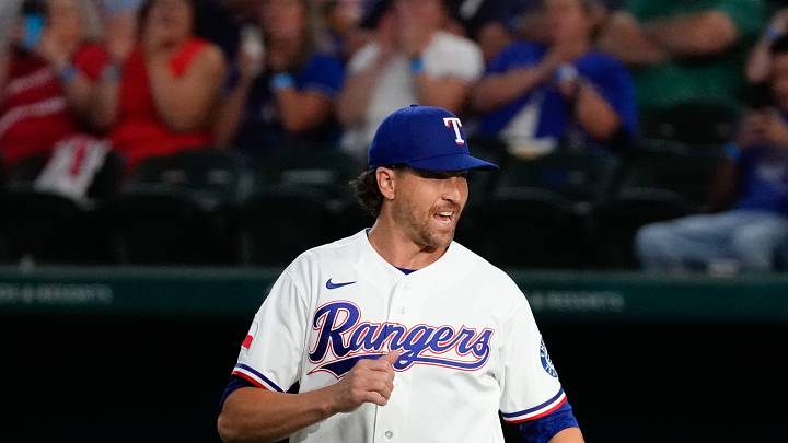 Aug 20, 2026; Arlington, Texas, USA;  Texas Rangers pitcher Jacob deGrom (48) takes the mound before the start of the first inning against the Washington Nationals at Globe Life Field.  Mandatory Credit: Jim Cowsert-Imagn Images