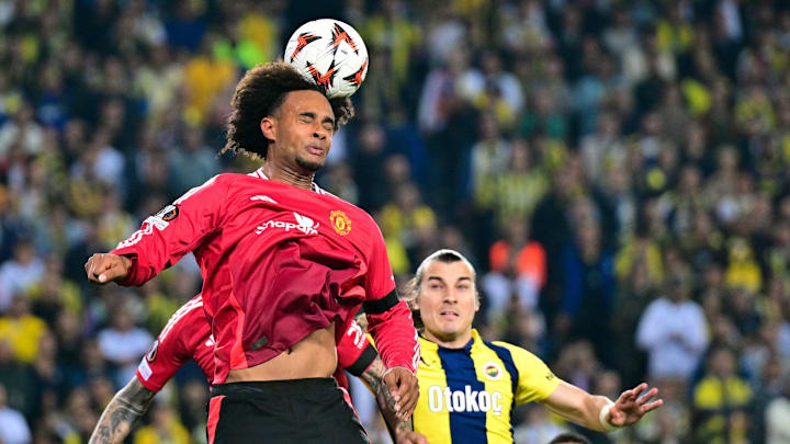 Fenerbahce v Manchester United - UEFA Europa League
