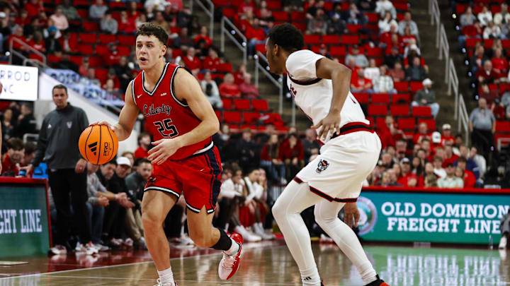Liberty Flames forward Zach Cleveland (25) Liberty Flames forward Zach Cleveland (25)