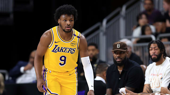 Minnesota Timberwolves v Los Angeles Lakers