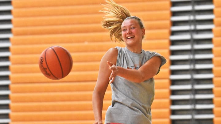 Lilly Williams is a 6-foot-5 nationally ranked basketball player and Michigan State commit who will play for Howell as a senior after being homeschooled.