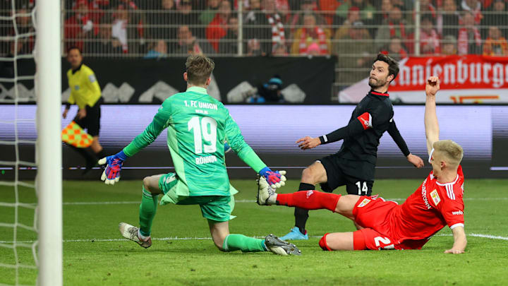 Jonas Hector und der Effzeh mussten sich in Berlin mit 0:1 geschlagen geben