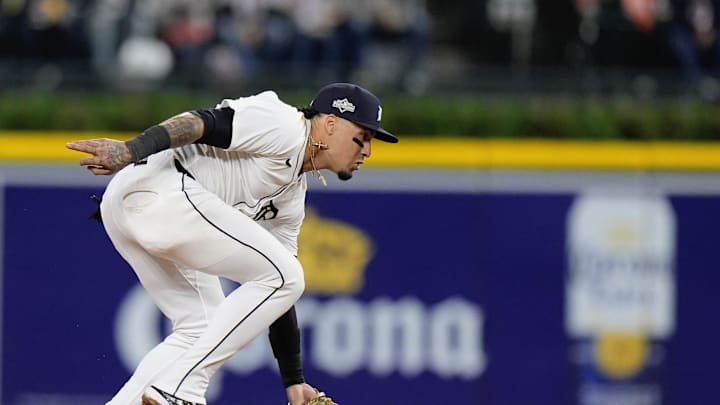 Tigers shortstop Javier Baez catches the ball against Mariners during the fifth inning of ALDS Game 3 at Comerica Park in Detroit on Tuesday, Oct. 7, 2025.
