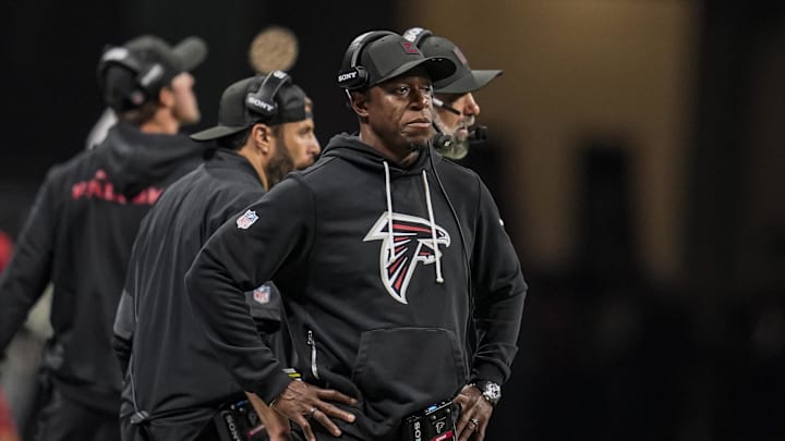 Oct 26, 2025; Atlanta, Georgia, USA; Atlanta Falcons head coach Raheem Morris is shown reacting on the sideline against the Miami Dolphins during the second half at Mercedes-Benz Stadium. Mandatory Credit: Dale Zanine-Imagn Images Oct 26, 2025; Atlanta, Georgia, USA; Atlanta Falcons head coach Raheem Morris is shown reacting on the sideline against the Miami Dolphins during the second half at Mercedes-Benz Stadium. Mandatory Credit: Dale Zanine-Imagn Images