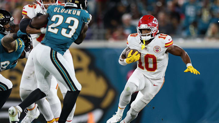Oct 6, 2025; Jacksonville, Florida, USA; Kansas City Chiefs running back Isiah Pacheco (10) runs during the first quarter against the Jacksonville Jaguars at EverBank Stadium. Mandatory Credit: Nathan Ray Seebeck-Imagn Images Oct 6, 2025; Jacksonville, Florida, USA; Kansas City Chiefs running back Isiah Pacheco (10) runs during the first quarter against the Jacksonville Jaguars at EverBank Stadium. Mandatory Credit: Nathan Ray Seebeck-Imagn Images