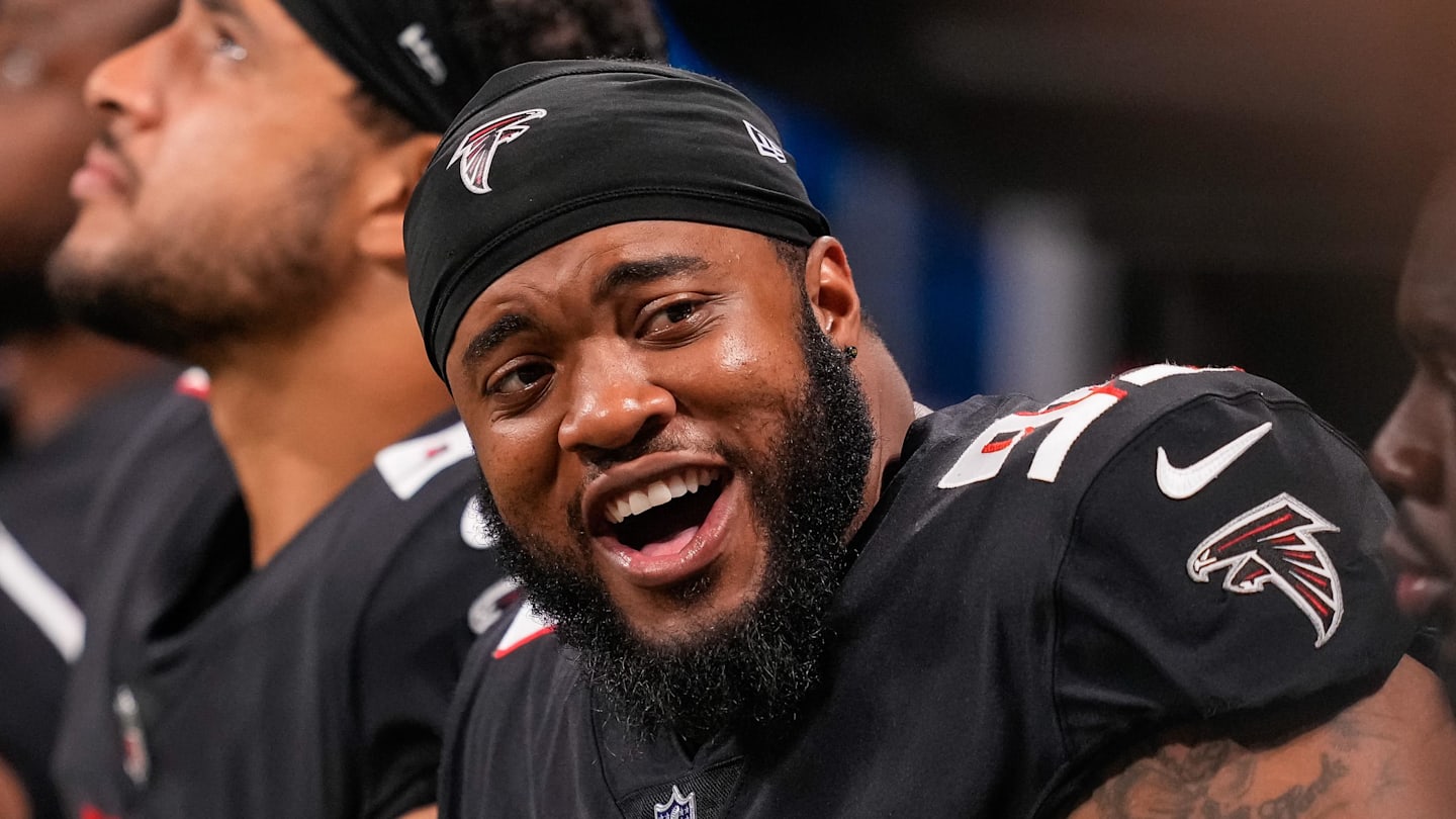 Ex-Falcons Edge Rusher Signs Incentivized Deal With Dallas Cowboys