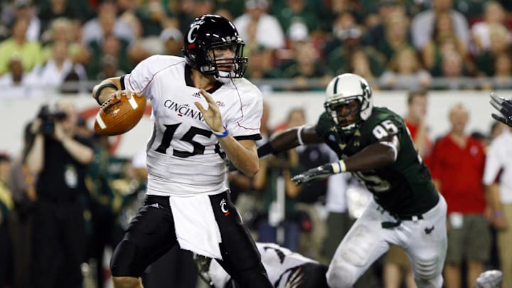 George Selvie brings the heat on Cincinnati's quarterback 