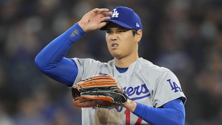Ohtani escribió las iniciales de su compañero en su gorra