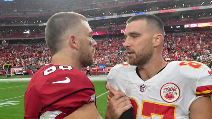 Sep 11, 2022; Glendale, Arizona, USA; Kansas City Chiefs tight end Travis Kelce (87) and Arizona Cardinals tight end Zach Ertz (86) talk after the game at State Farm Stadium. Mandatory Credit: Matt Kartozian-Imagn Images Sep 11, 2022; Glendale, Arizona, USA; Kansas City Chiefs tight end Travis Kelce (87) and Arizona Cardinals tight end Zach Ertz (86) talk after the game at State Farm Stadium. Mandatory Credit: Matt Kartozian-Imagn Images